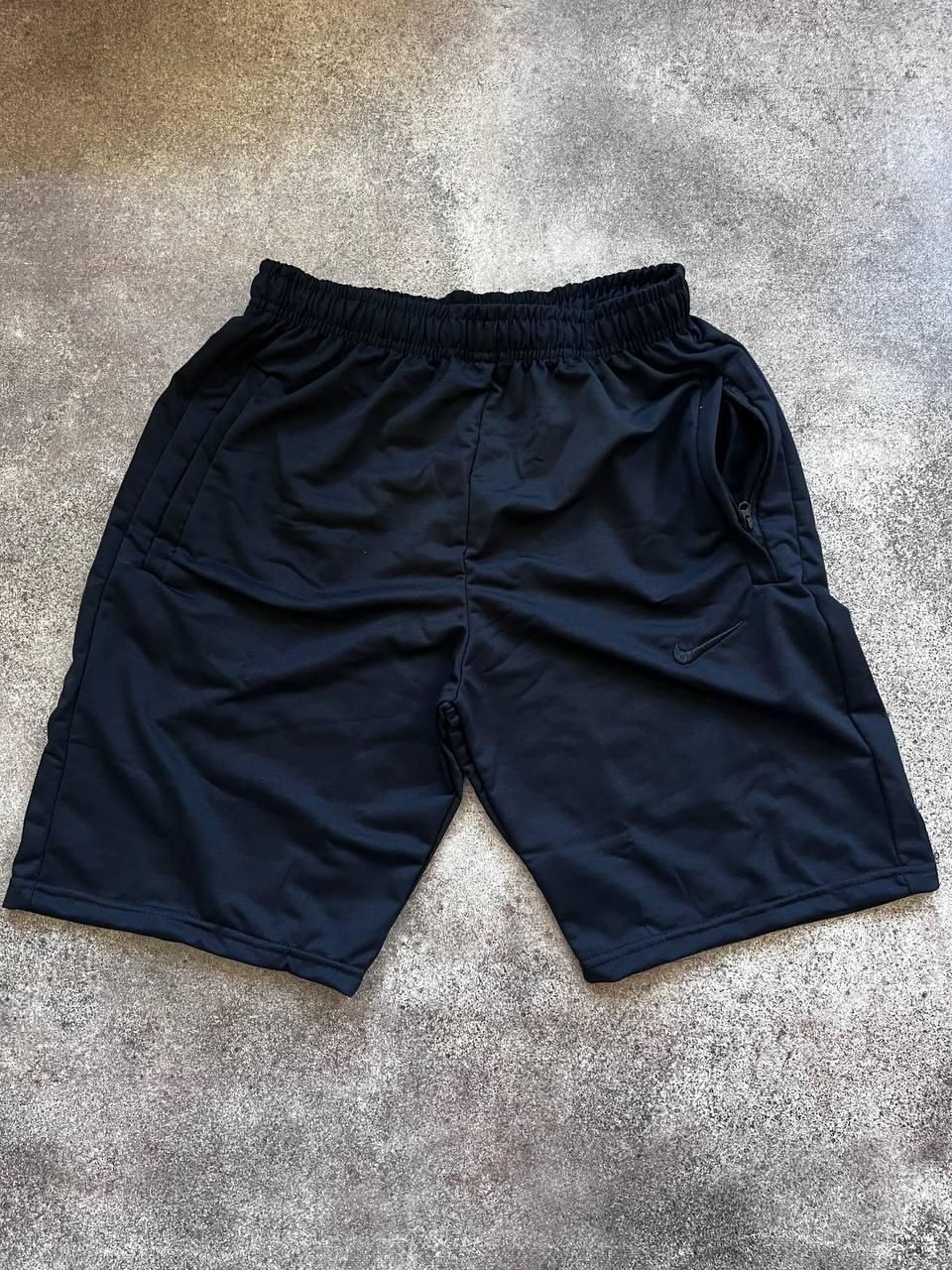 Чоловічі шорти Nike з вишивкою розмір S-XXL

Склад: Матеріал: Бавовна