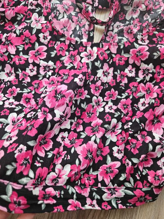 Bluzka crop top Mohito w kwiaty