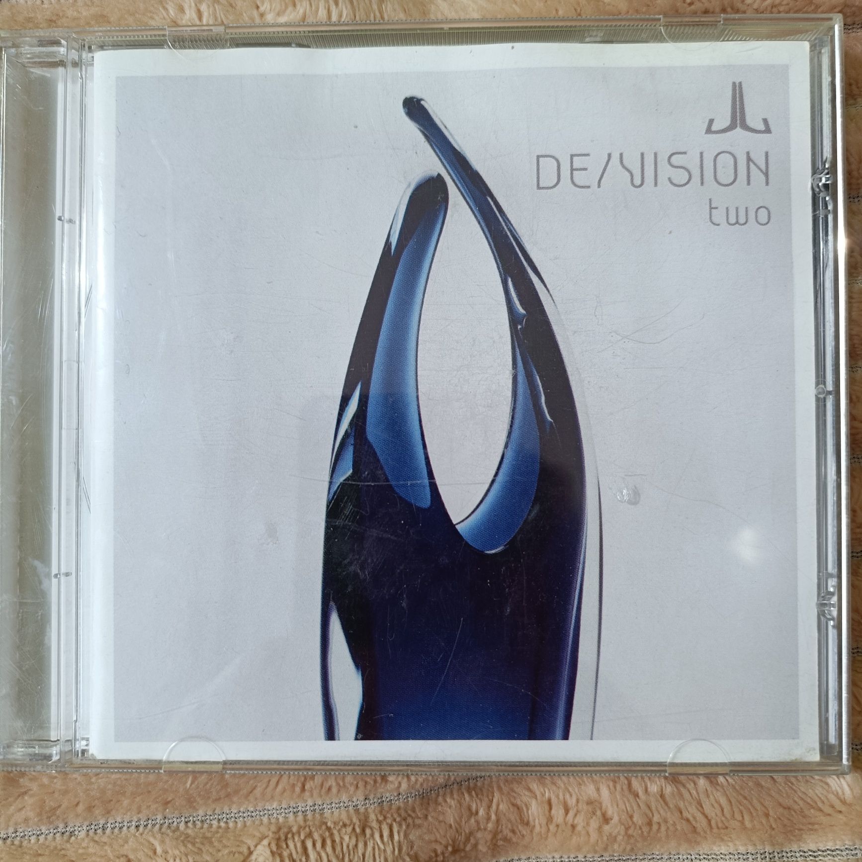 De/Vision - Two.  Cd