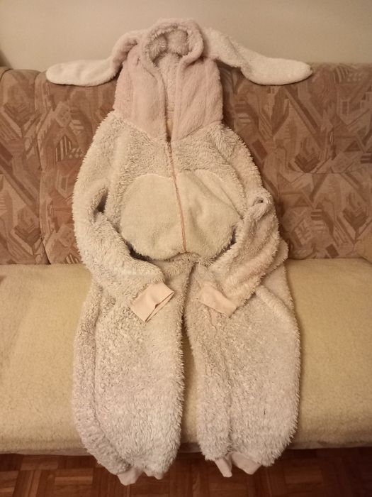Kombinezon puszysty, różowo-biały królik/zając kigurumi do spania