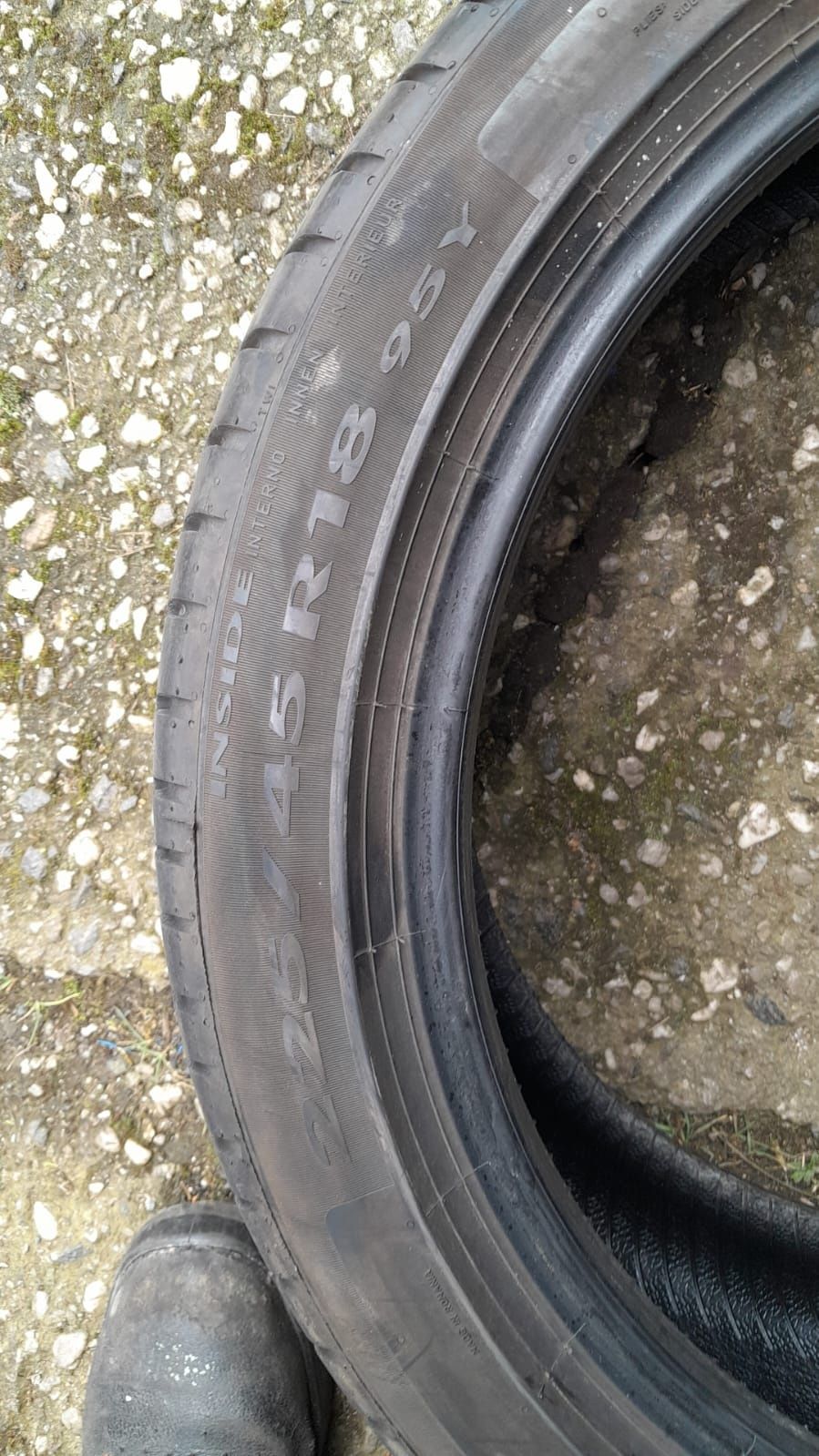 225-45-18 Pirelli Cinturato P7