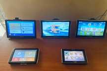 5 tabletów GPS 2 x Mio , 2 x EasySMX GPS i CarPlay LCD 8 ,7 cali .
