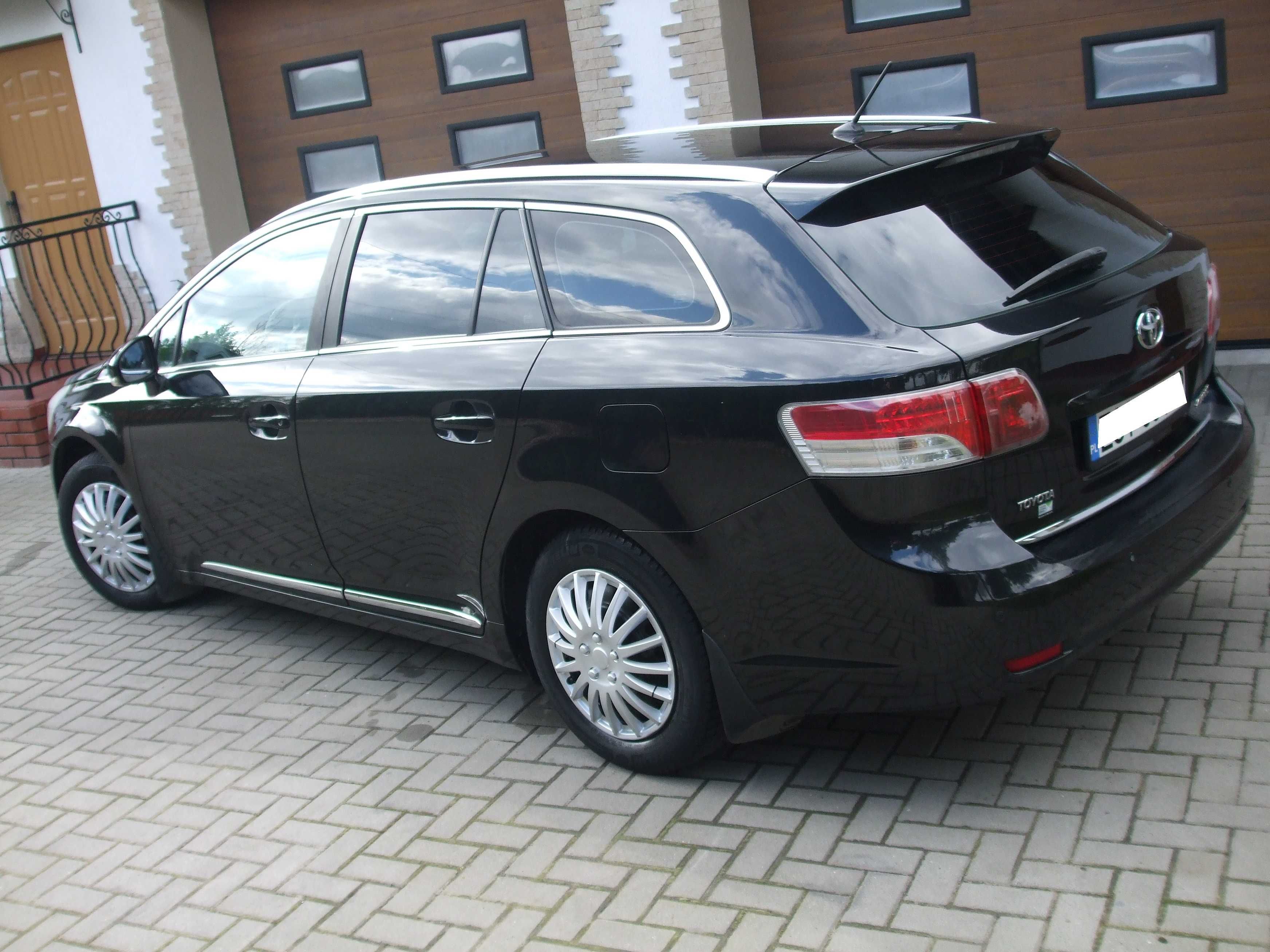 TOYOTA AVENSIS *1.8 benzyna* 2010r* salonowy *147PS* zadbany*