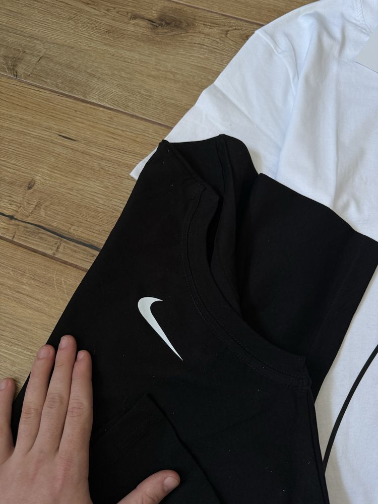 Футболка Nike Big Swoosh