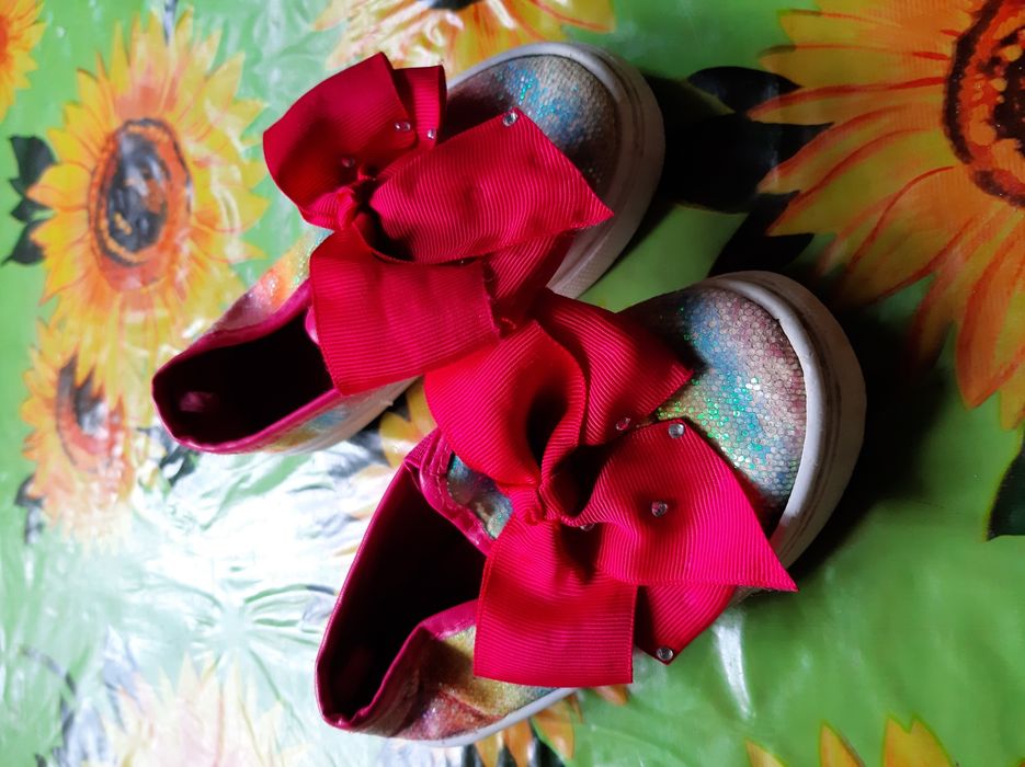 Продам кеди для дівчинки