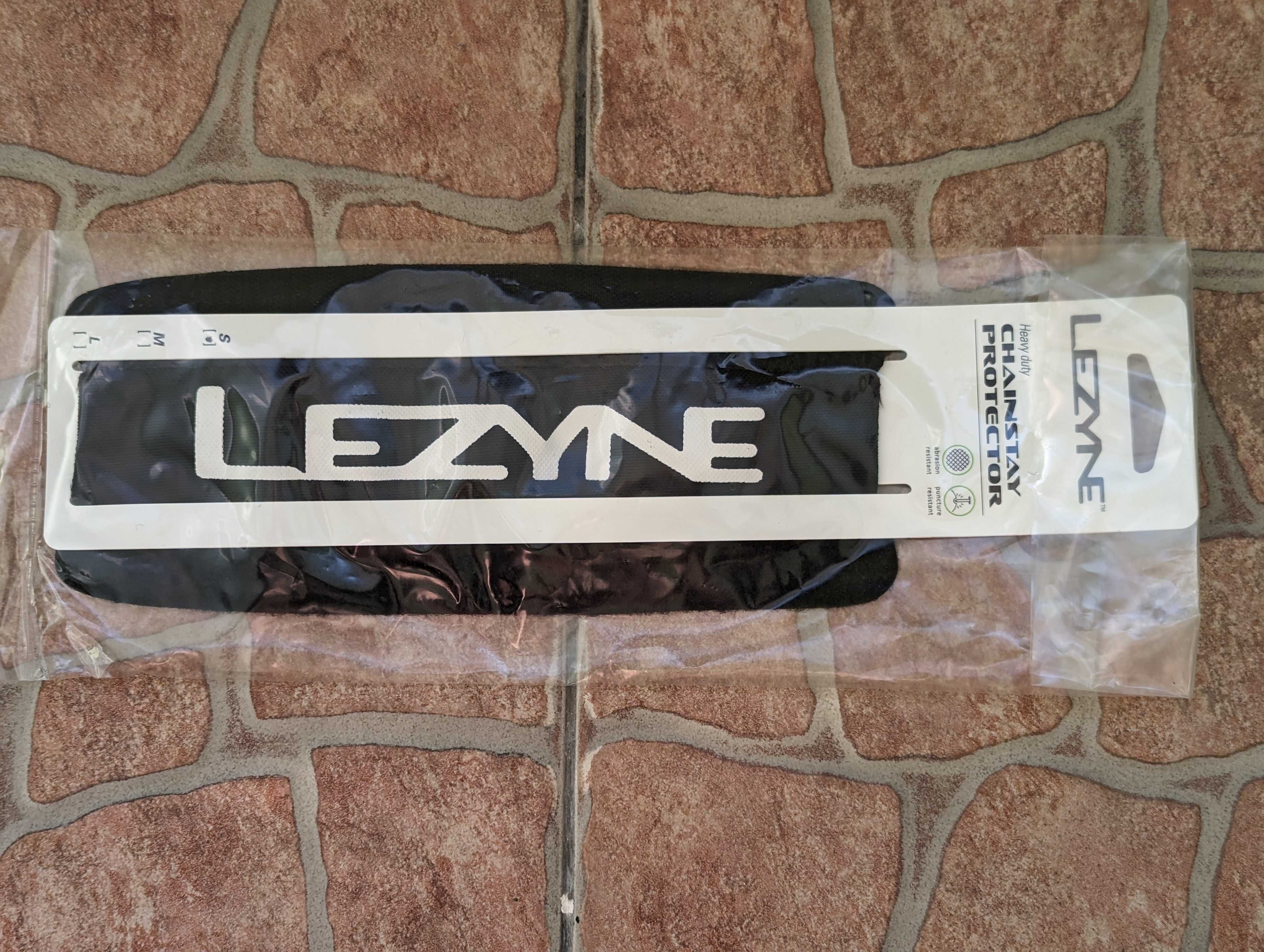 Защита пера Lezyne SMART CHAINSTAY PROTECTOR - Small