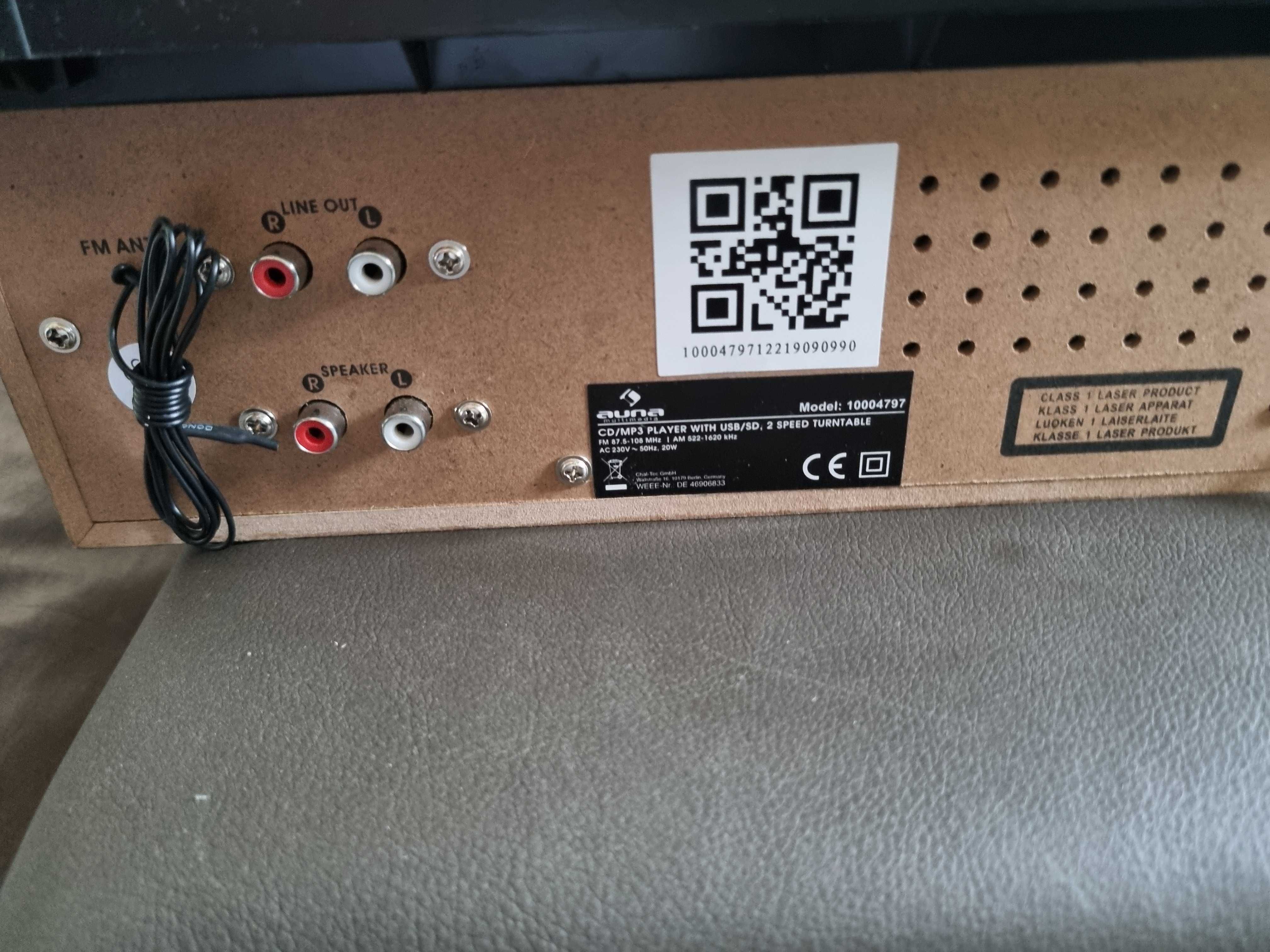 Gramofon Auna z kolumnami