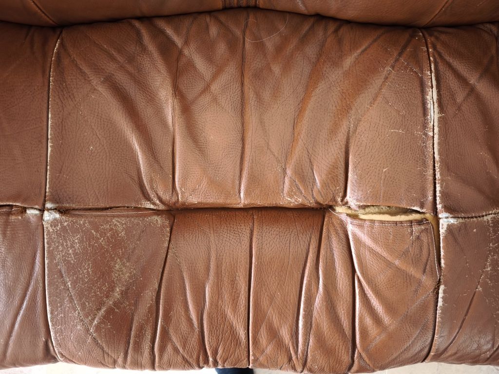 Conjunto 3 sofás pele castanho