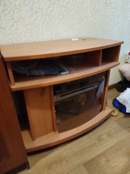 Продаю тумбу під телевізор або акваріум
