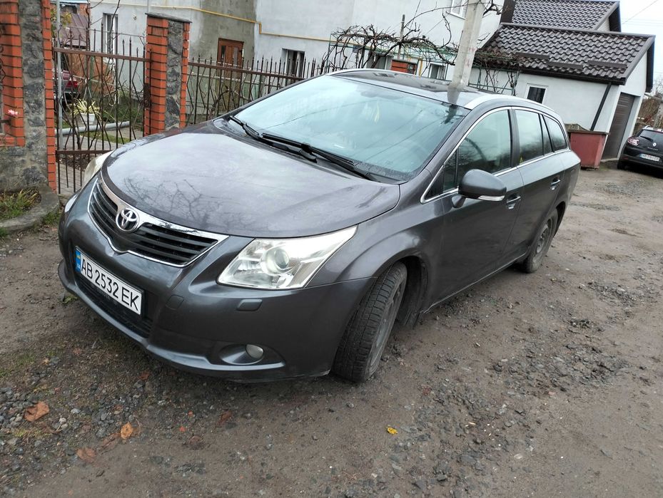 продам Тойота Авенсіс 2,0 D універсал  2010р