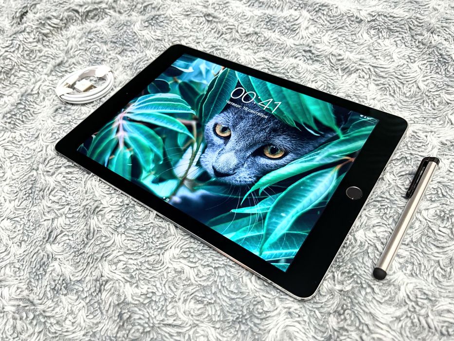 IPad Air 2 (64 gb) wi-fi, как новый + стилус! А1566