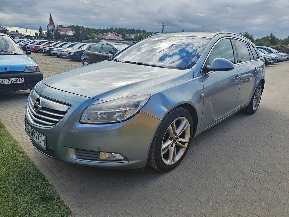 Opel Insignia 2.0 CDTI/2010r/bogate wyposażenie/Opłaty aktu/climatroni