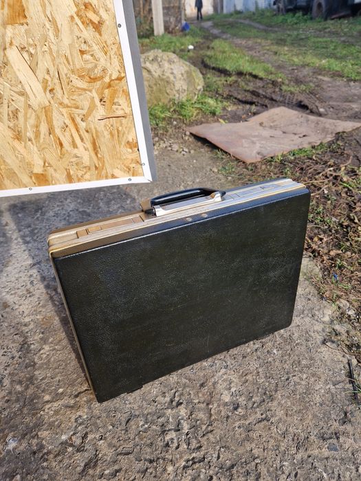 Продам дипломат (портфель) СССР