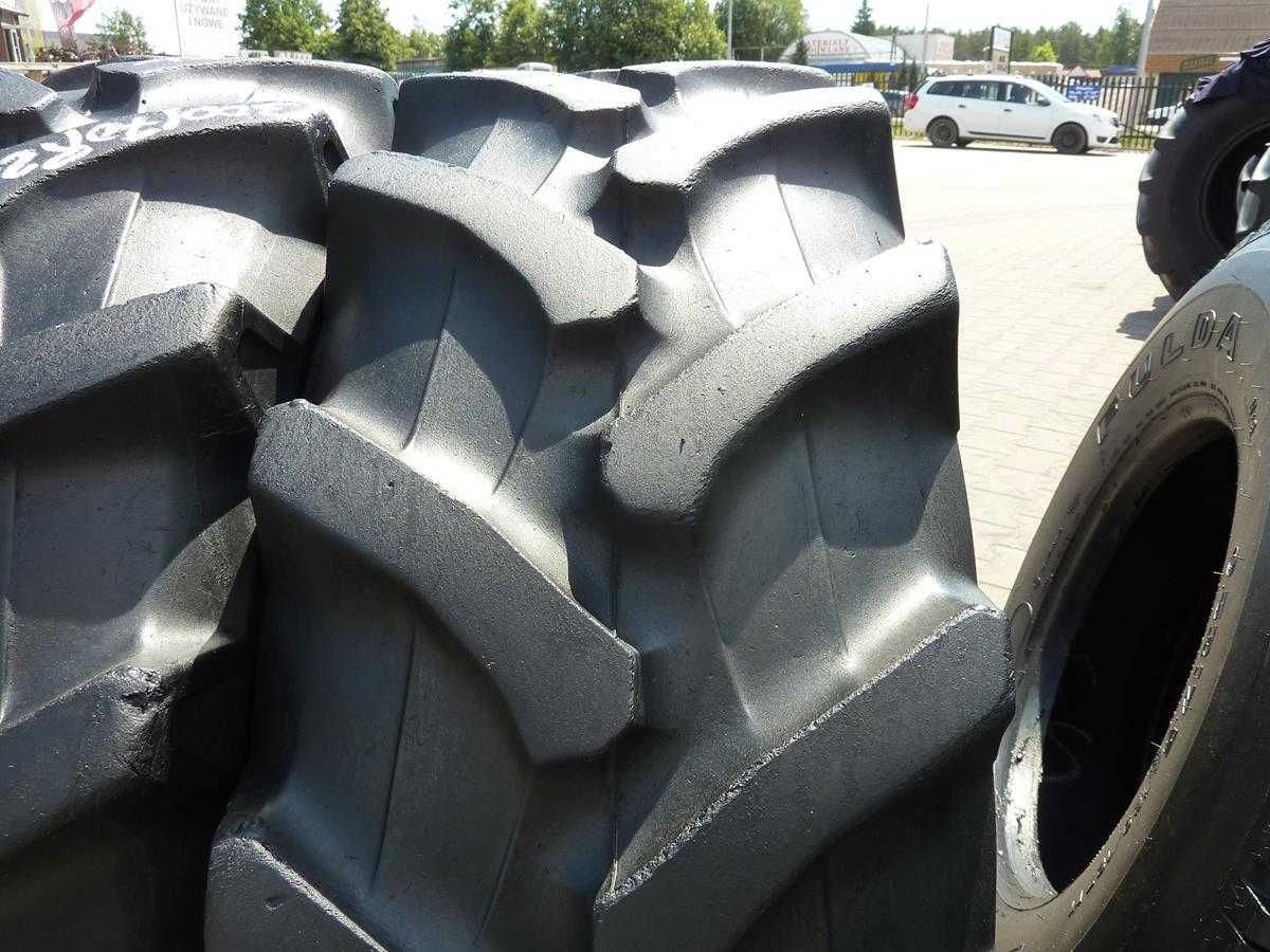 2x Opona używana rolnicza 300/70R20 PIRELLI TM700 450zł(szt.) W3959