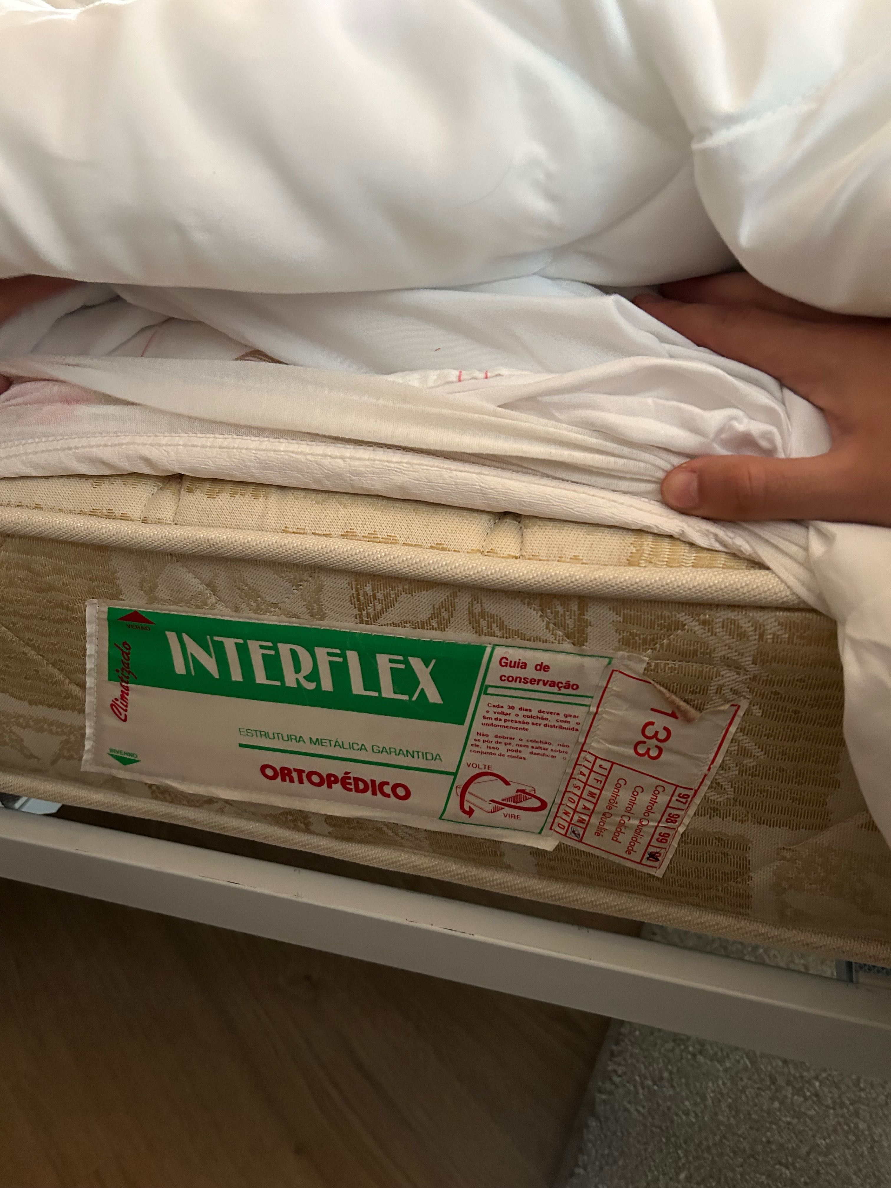 Cama ferro dourada + colchão ortopédico