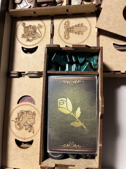 Gra o tron + matka smokow + insert + protektory + mata gra planszowa