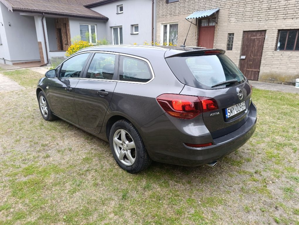 Opel Astra COSMO 2012r. Bezwypadkowy,  bi-xenon, stan bdb