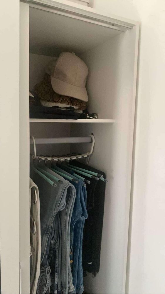 Roupeiro com portas deslizantes