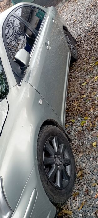 Тойота авенсіс 2.0 бензин