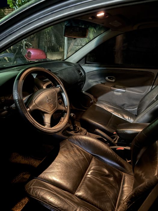 Mitsubishi Carisma 1.8 GDI, 2003 рік
