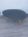 Mesa de centro cinzenta