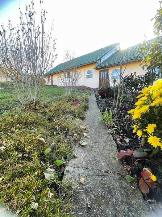 Садиба з власним ставом у м.Тлумач