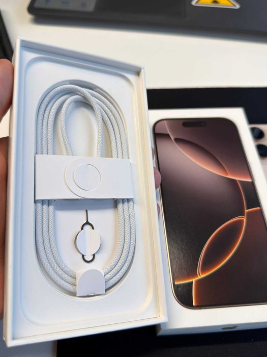 iPhone 16 Pro 256 GB Desert Titanium • Ідеальний стан