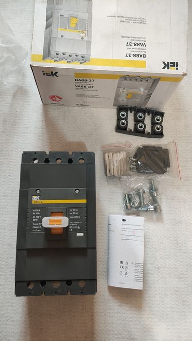 Автоматичний вимикач ВА 88 -37, 250А. Автоматический выключатель ВА 88
