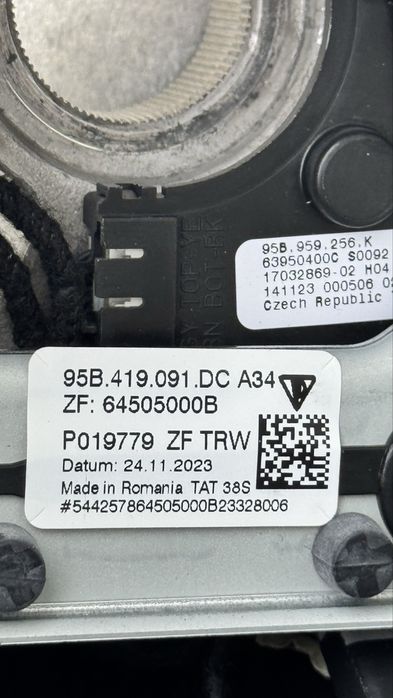 Kierownica Porsche Macan S 2023 Sport Chrono Package Plus , ogrzewana.