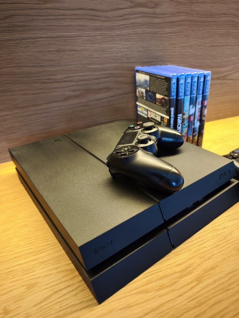 Playstation 4 + 2 comandos + 6 jogos