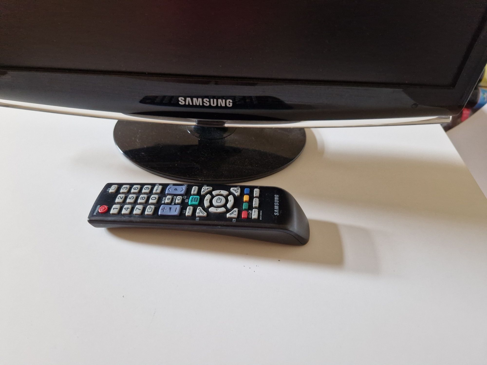 Sprzedam telewizor z funkcją monitora Samsung