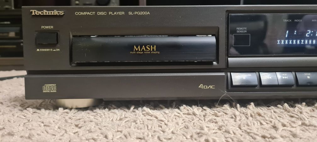 Odtwarzacz CD Technics SL-PG200A