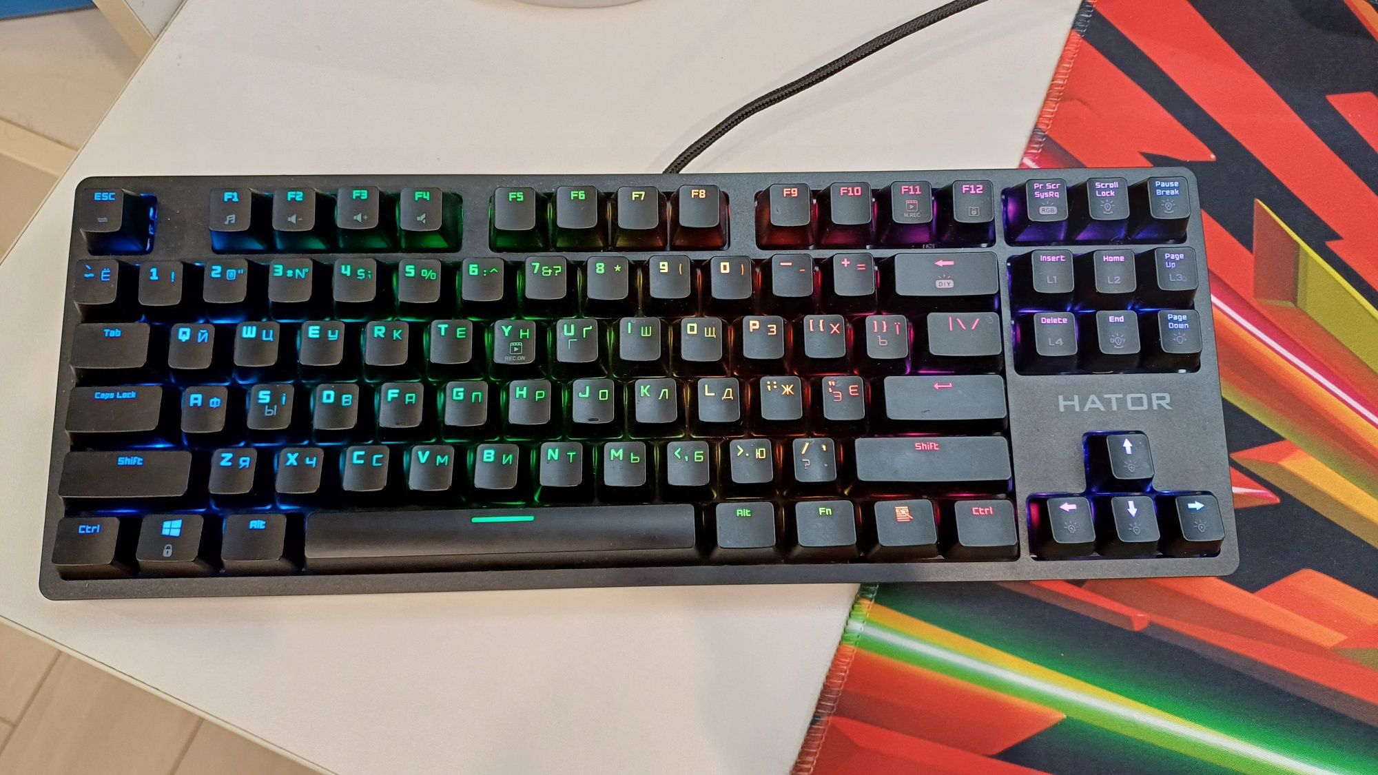 СРОЧНО ПРОДАМ!!! Клавиатуру Hator Rockfall Evo Tkl