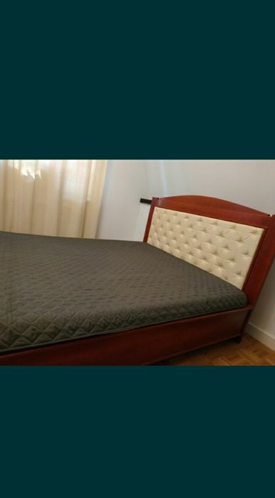 Łóżko drewniane lite drewno 160x200 skóra tapicerka pikowana