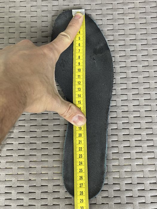 Adidas Primaloft кроссовки 44 размер спортивные хаки оригинал