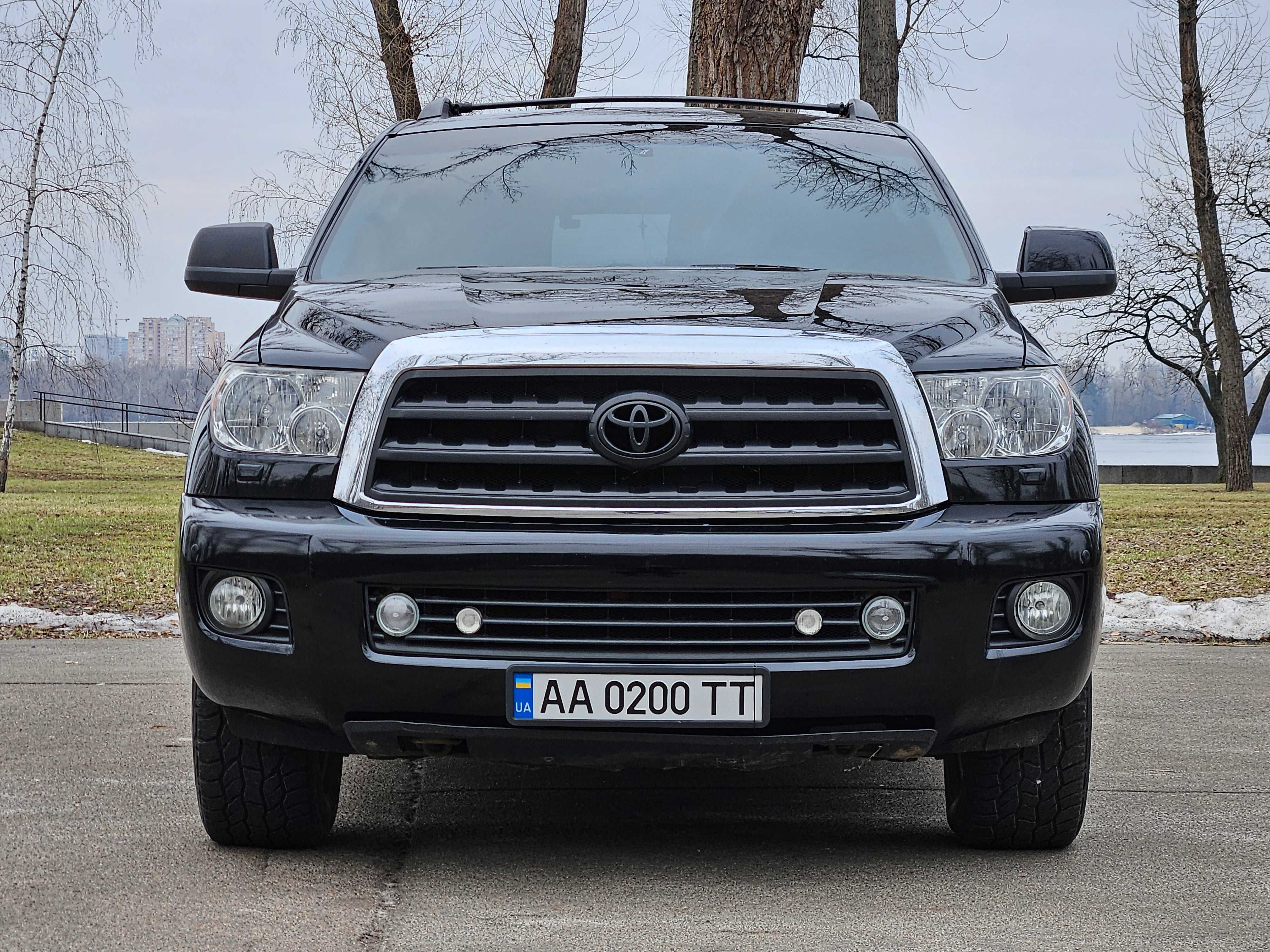 Toyota Sequoia 4WD / 5.7 Газ-Бензин