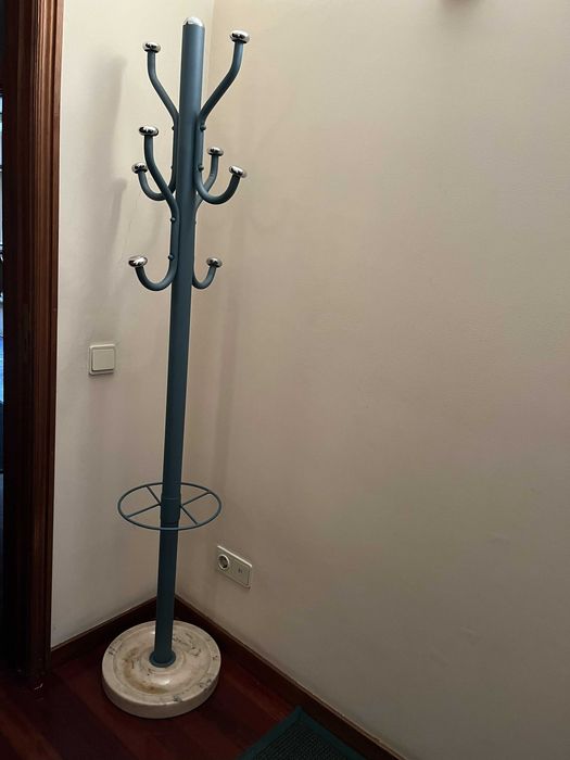 Bengaleiro Metal com base mármore