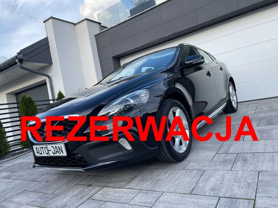 Volvo V40 Cross Country 1.6d 115KM Ledy Xenon Kamera Keyless Navi Grzane Fotele Skóry 2xPdc