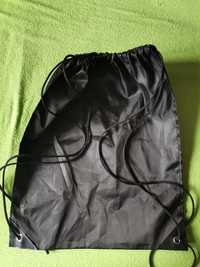 Czarny worek - plecak na strój sportowy