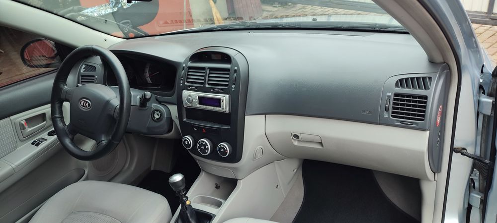 Kia Cerato 1.6 бензин