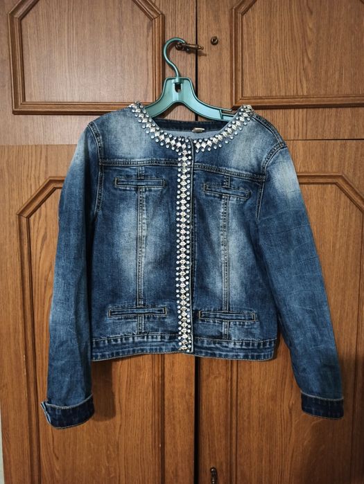 Продам джинсовую курточку