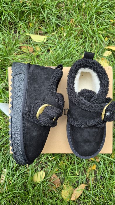 Продам угги ботинки натуральні 31 32 33 34