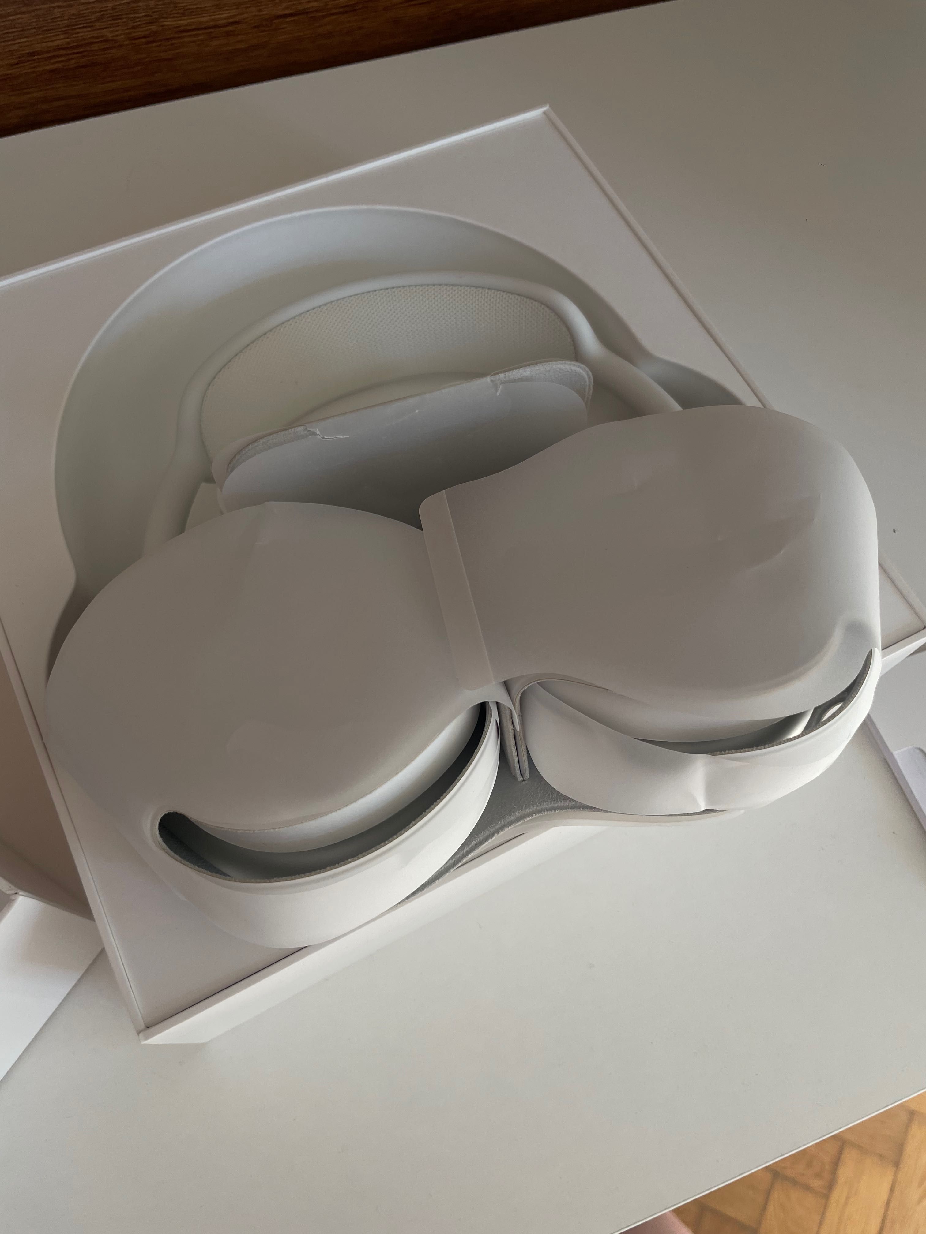 Apple AirPods Max Silver with White
Headband (MGYJ3AM/A)