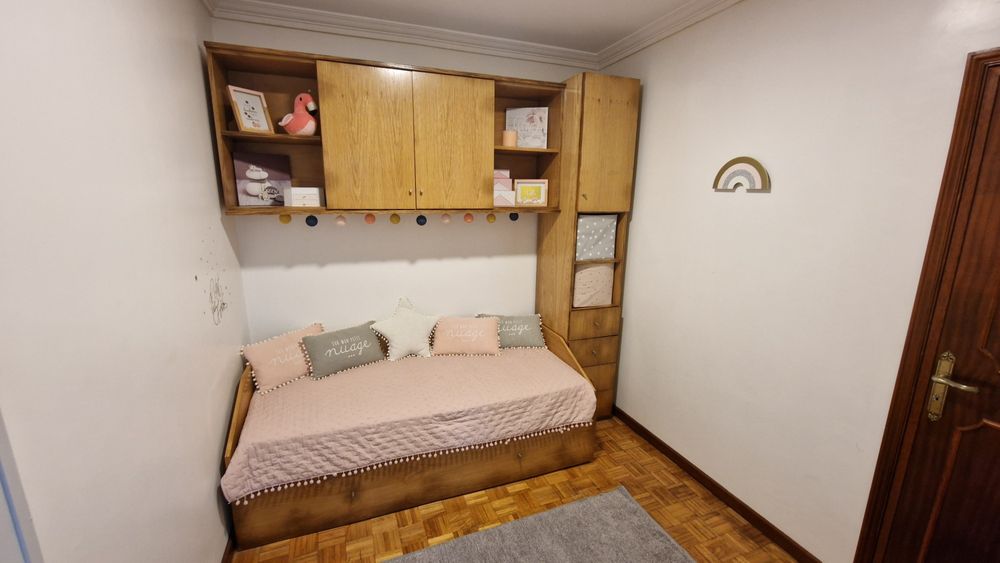 Arrenda-se T1+1 com Garagem Box e Eletrodomésticos em aver o mar