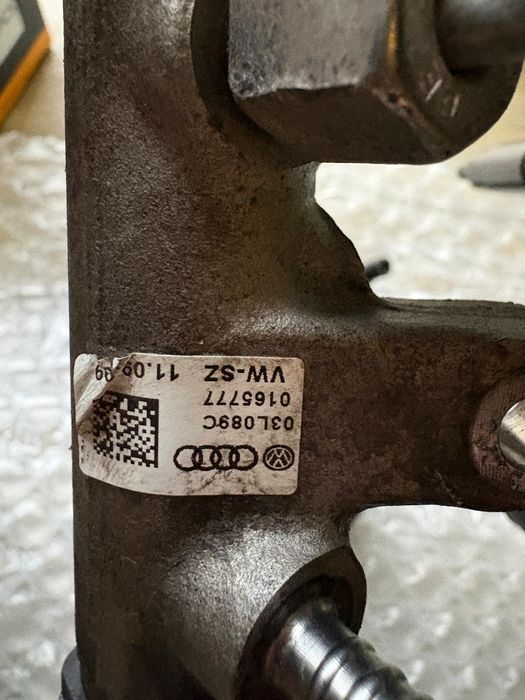 Listwa wtryskowa wtryski pompa wtryskowa Volkswagen Passat B6 2,0TDI