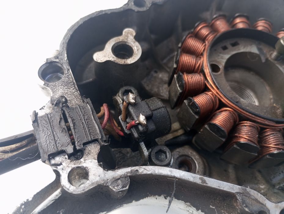 Stator zapłon dekiel Yamaha YZF 125 wr125 misa pokrywa kapa B5