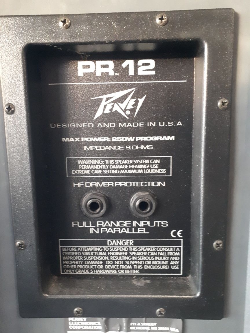 Kolumny esteradowe Peavey  PR12