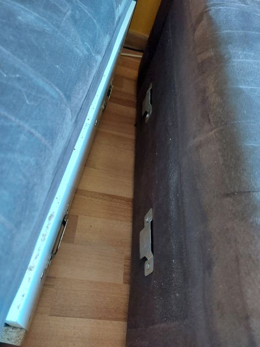 Narożnik że skóry z funkcją spania -dl całkowita 240cm