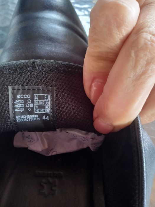 Buty firmy Ecco skóra rozmiar 44 półbuty