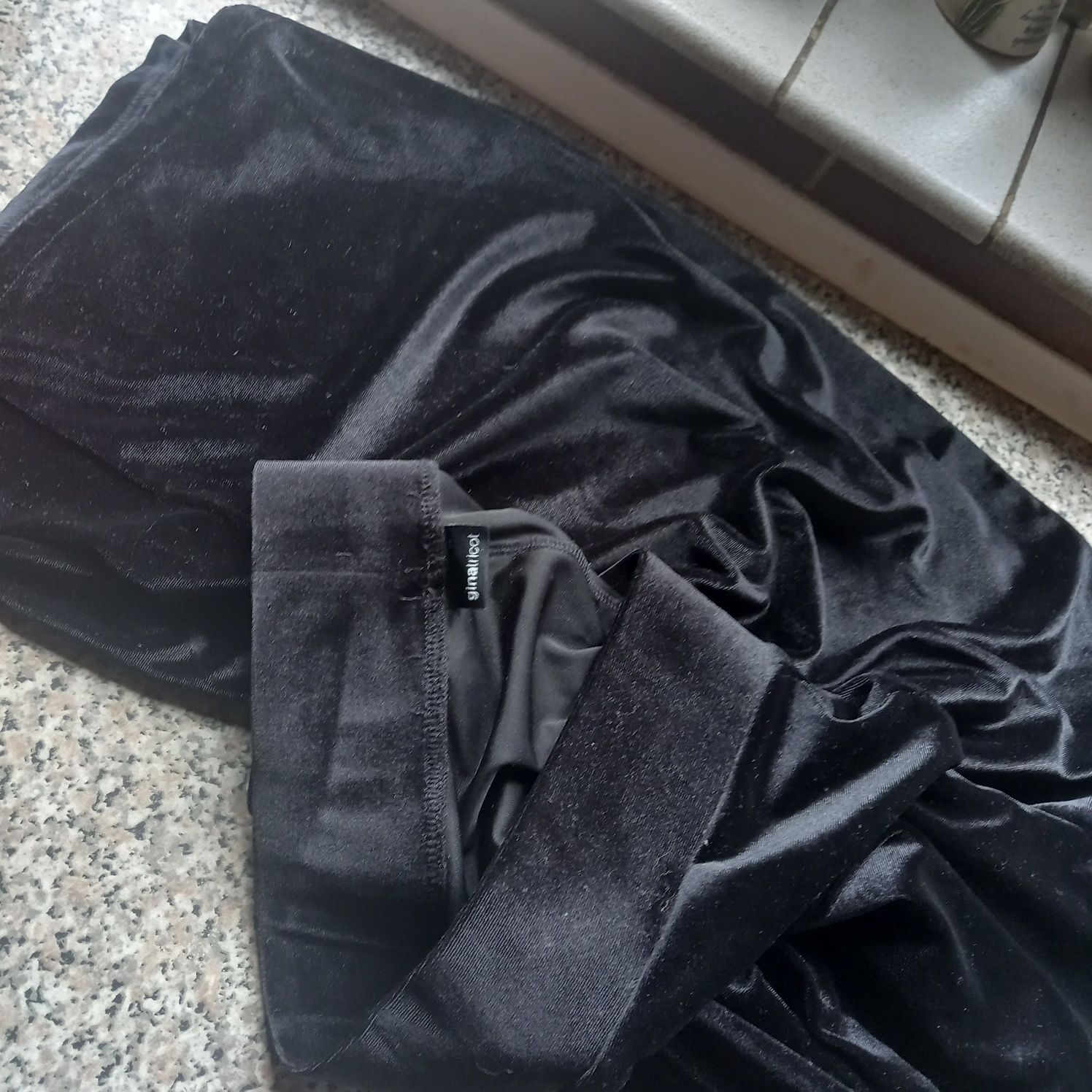 Spodnie nowe -  czarne, welurowe, poszerzane, XL-XXL